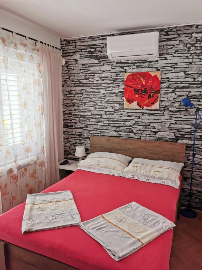 Villa Milic*** Seget Donji Ngoại thất bức ảnh